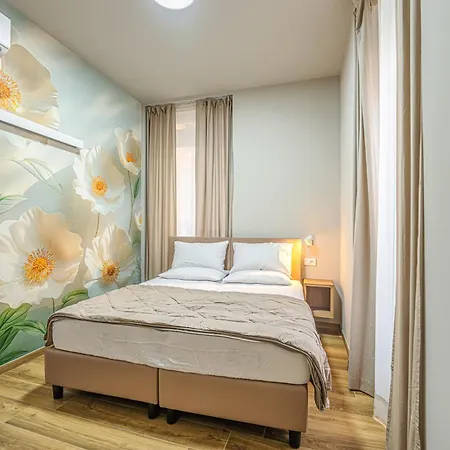 招待所 Miki Fiori 4*