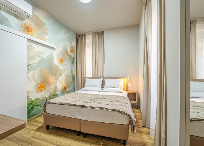 招待所 Miki Fiori 4*